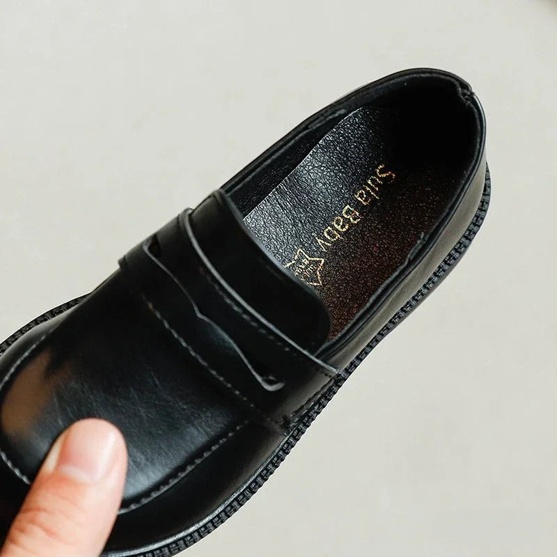 Sapato masculino infantil em couro macio